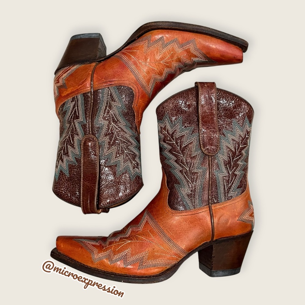 $525 RARE Frye Cognac Brown Real Leather Floral Embroidered Pull On Cowboy Boot - Picture 4 of 14